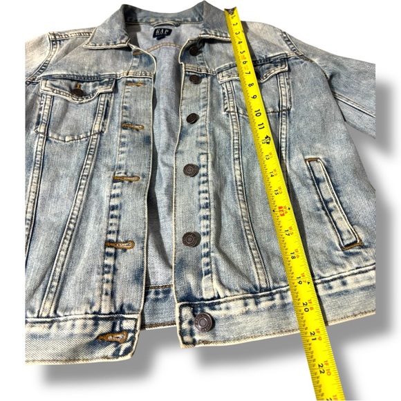 GAP Blue Light Wash Denim Slim Fit Button Front Closure Jacket With Four Pockets - Picture 8 of 16
